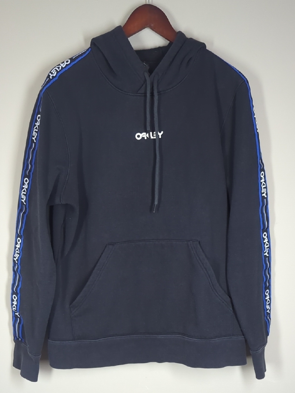 Oakley Hoodie XL Black Logo Tape Sleeve Pullover Sweatshirt Streetwear